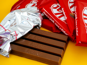 KitKat放棄「碳中和巧克力」，為何引來外媒大讚是好事？