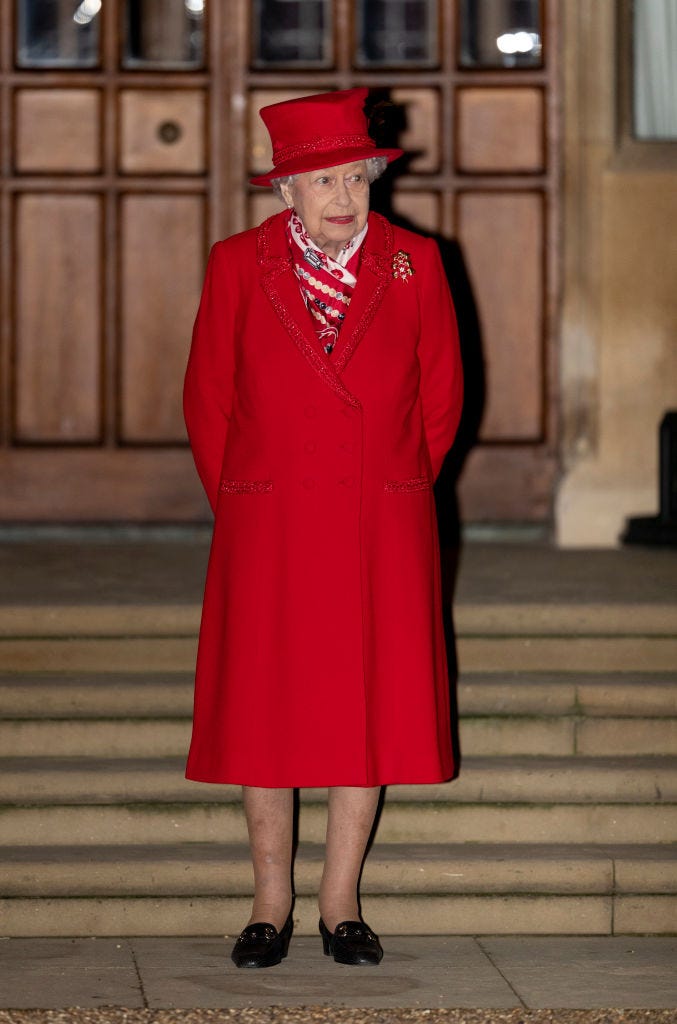 英國女王逝世一週年！回顧伊莉莎白二世在位70年來的最佳服裝造型