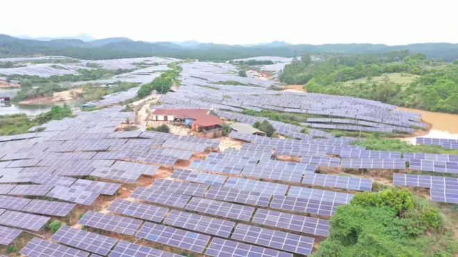 中國如今已在太陽能電池板領域佔據主導地位——中國製造的電池板佔歐洲的97%。