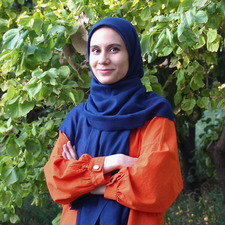 Zahra Taqikhani