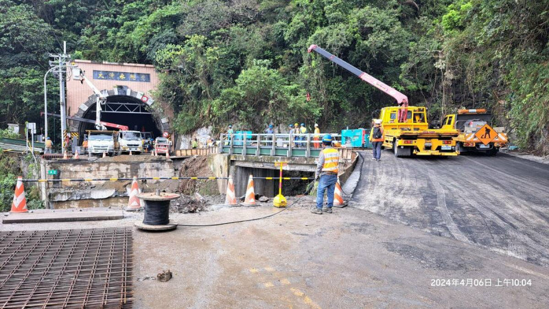 藍白陣營以建設花東交通為名，推出國6東延、環島高鐵和花東快速道路3項特別條例草案，預算高達兩兆。(示意圖)   圖：公路局／提供 (資料照)