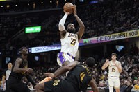 NBA湖人勝騎士 詹姆斯生涯出手數超越賈霸登第1