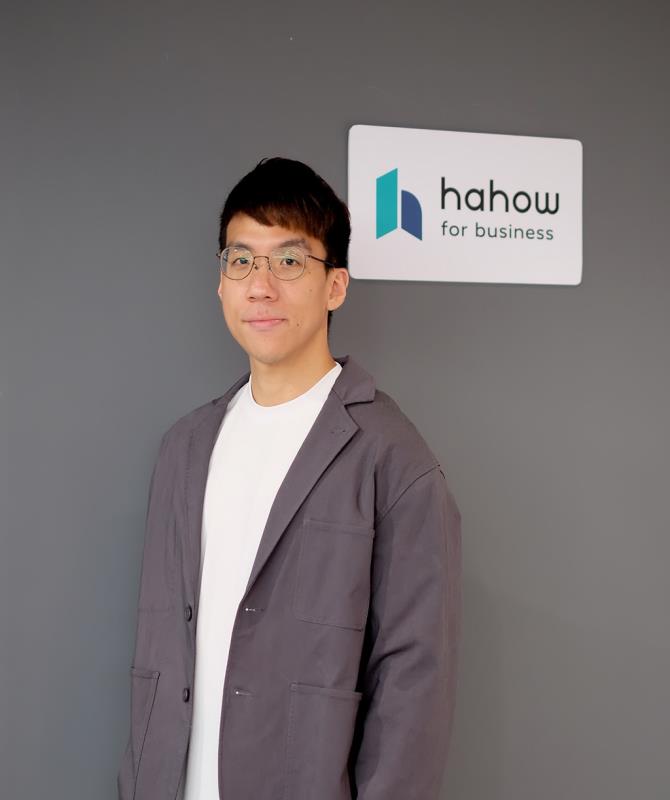 全台最大線上學習平台 Hahow 好學校旗下的 Hahow for Business 提供「人才培訓解決方案」，協助企業主更精準的完成人才培育，課程種類涵蓋線上、實體和混成式，提供全方位企業人才培訓解決方案，不受地域限制，相較傳統培訓也更便利。