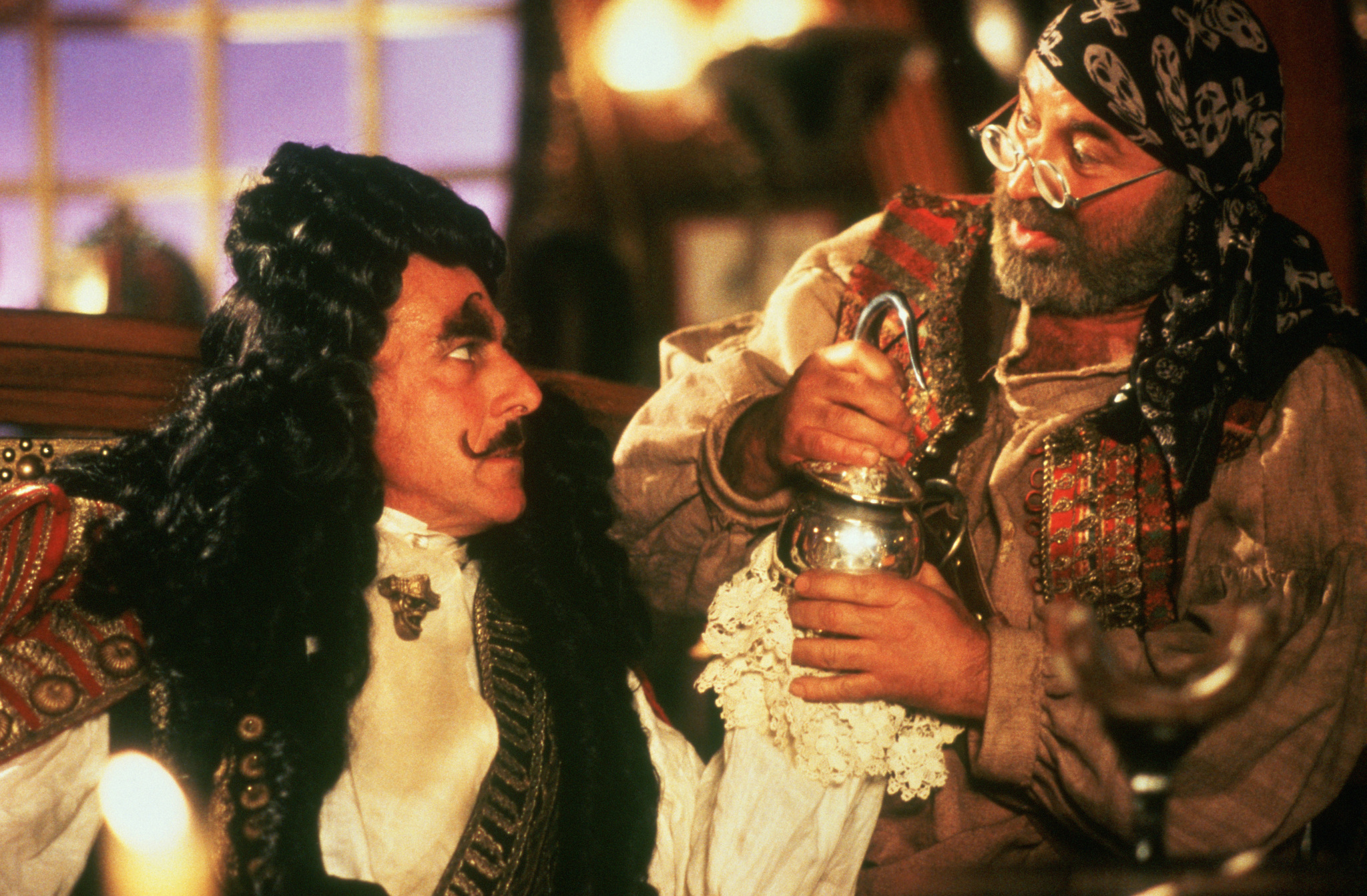 Dustin Hoffman and Bob Hoskins in Hook (1991)