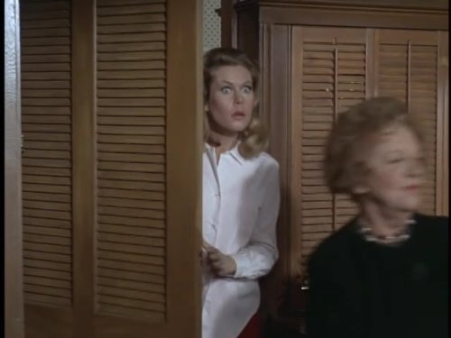 Elizabeth Montgomery and Marion Lorne in Bewitched (1964)