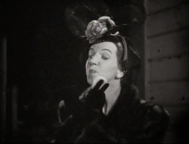 Renie Riano in The Smiling Ghost (1941)