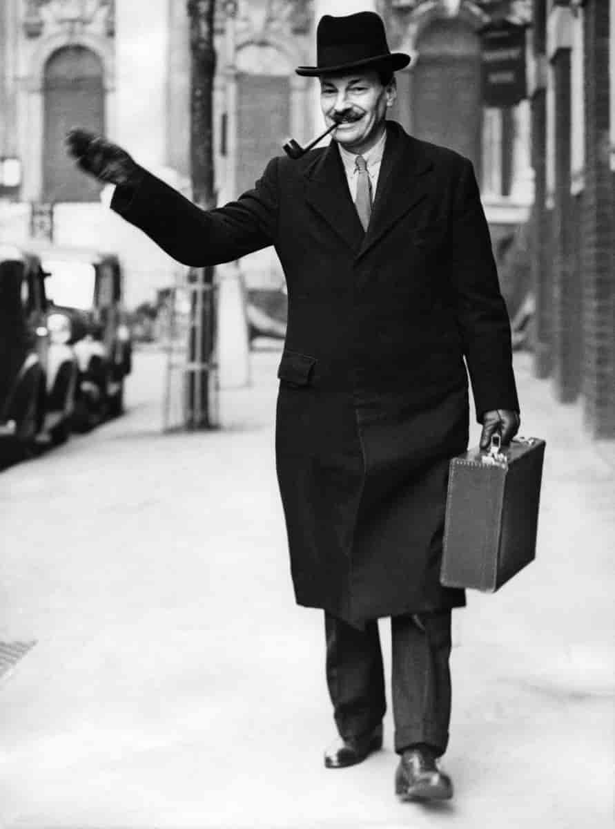 Clement Atlee på vej til møde i det centrale London 23. februar 1938.