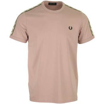 Textiel Heren T-shirts korte mouwen Fred Perry Contrast Taped Ringer Roze