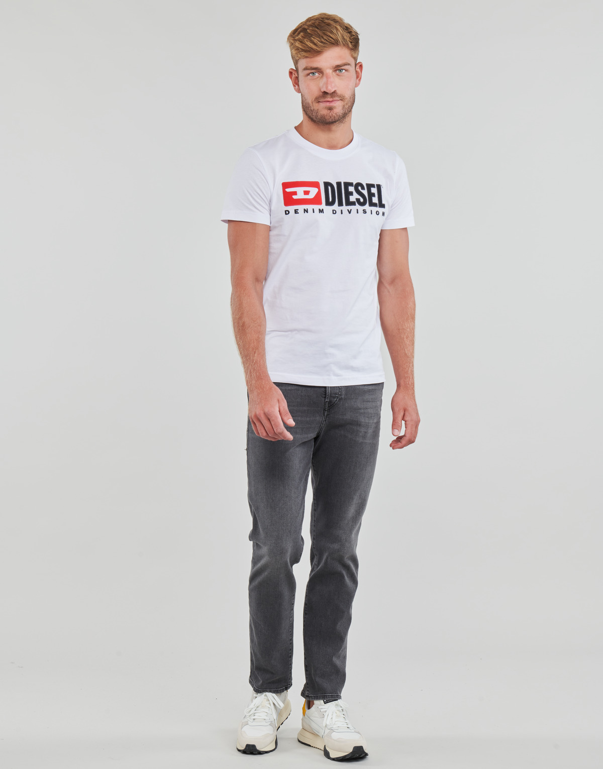 Kleidung Herren Straight Leg Jeans Diesel 2020 D-VIKER Grau