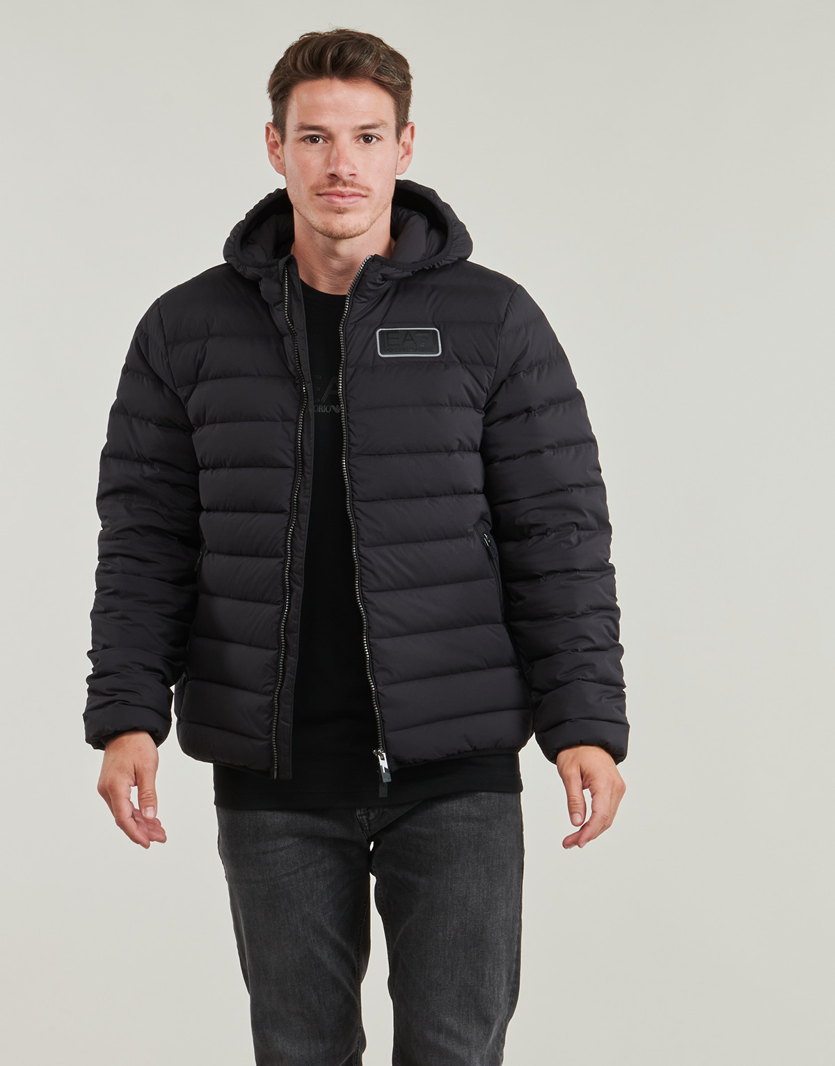 Odjeća Muškarci
 Pernate jakne Emporio Armani EA7 DOWN JACKET 6DPB16 Crna