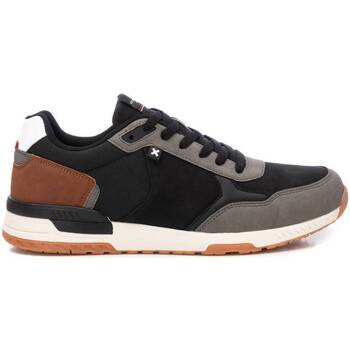 Chaussures Homme Baskets mode Xti 14251802 Noir