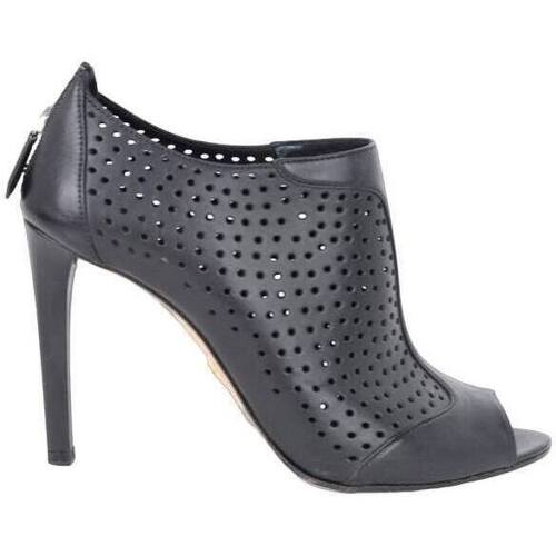 Chaussures Femme Escarpins Prada Talons en cuir Noir