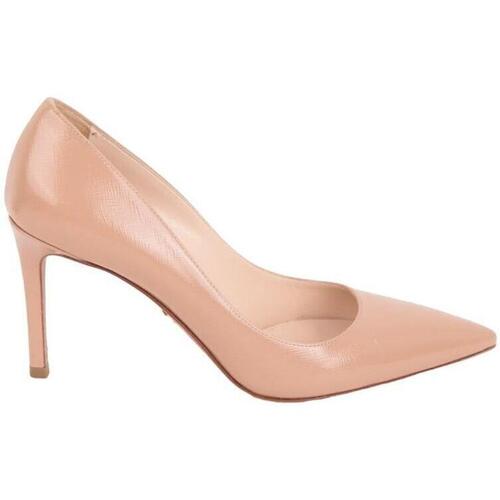 Chaussures Femme Escarpins Prada Talons en cuir verni Beige