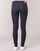 Textil Ženy Rifle skinny Levi's 711 SKINNY Modrá