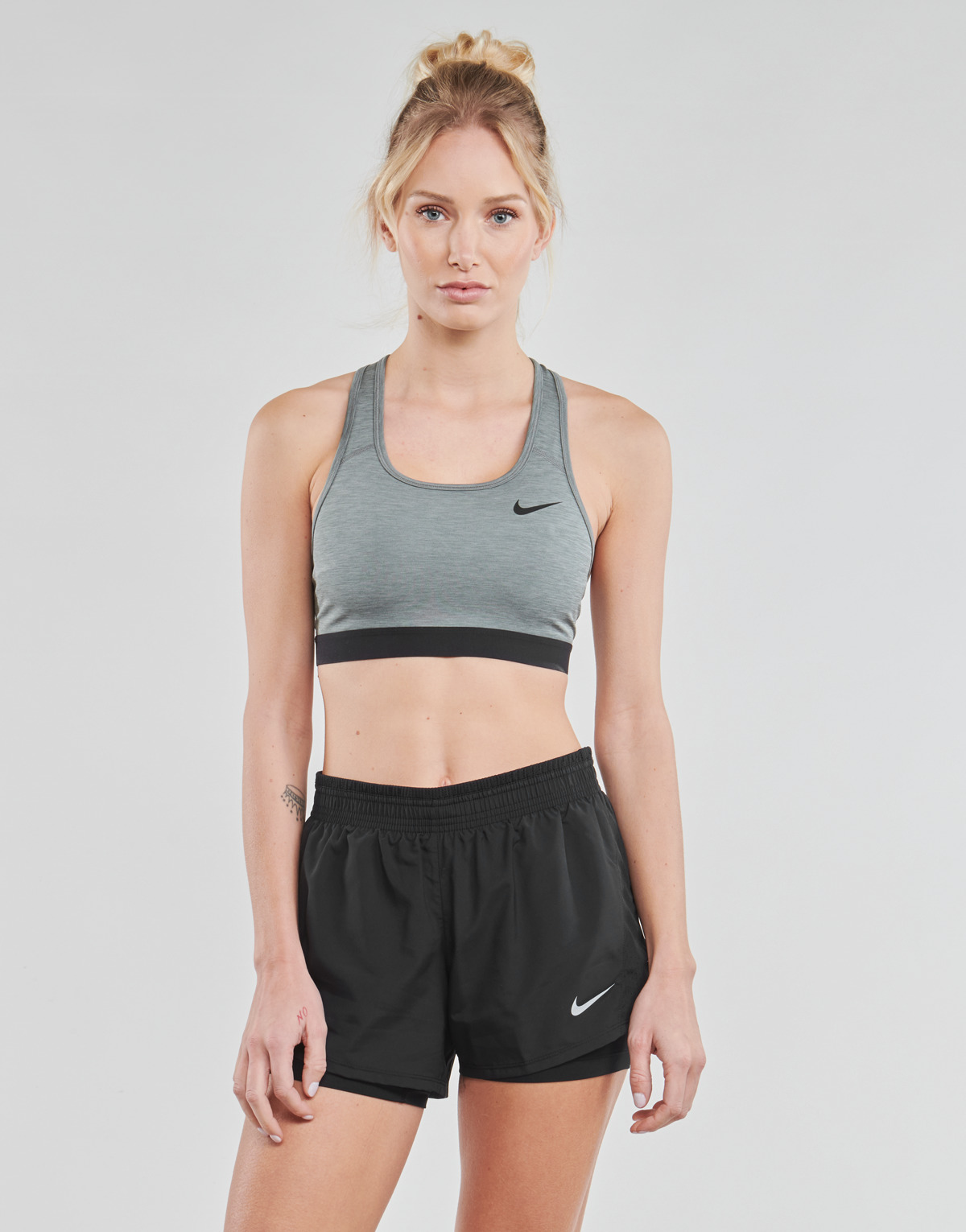 Textil Ženy Sportovní podprsenky Nike DF SWSH BAND NONPDED BRA Šedá / Černá