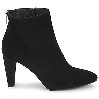 Stuart Weitzman ZIPMEUP