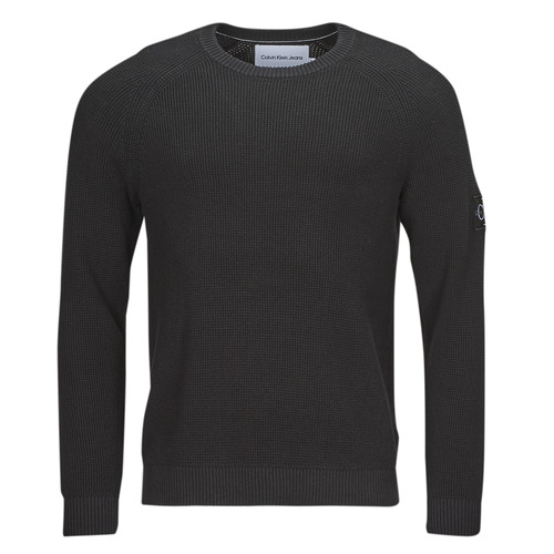 vaatteet Miehet Neulepusero Calvin Klein Jeans BADGE EASY SWEATER Musta