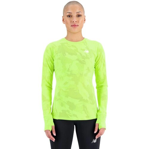 Abbigliamento Donna T-shirts a maniche lunghe New Balance Q SPEED JACQUARD LONG SLEEVE Giallo