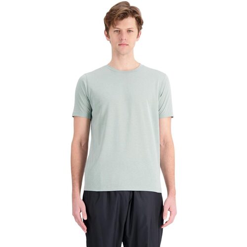 Abbigliamento Uomo T-shirt maniche corte New Balance TENACITY HEATHERTECH GRAPHIC T-SHIRT Verde