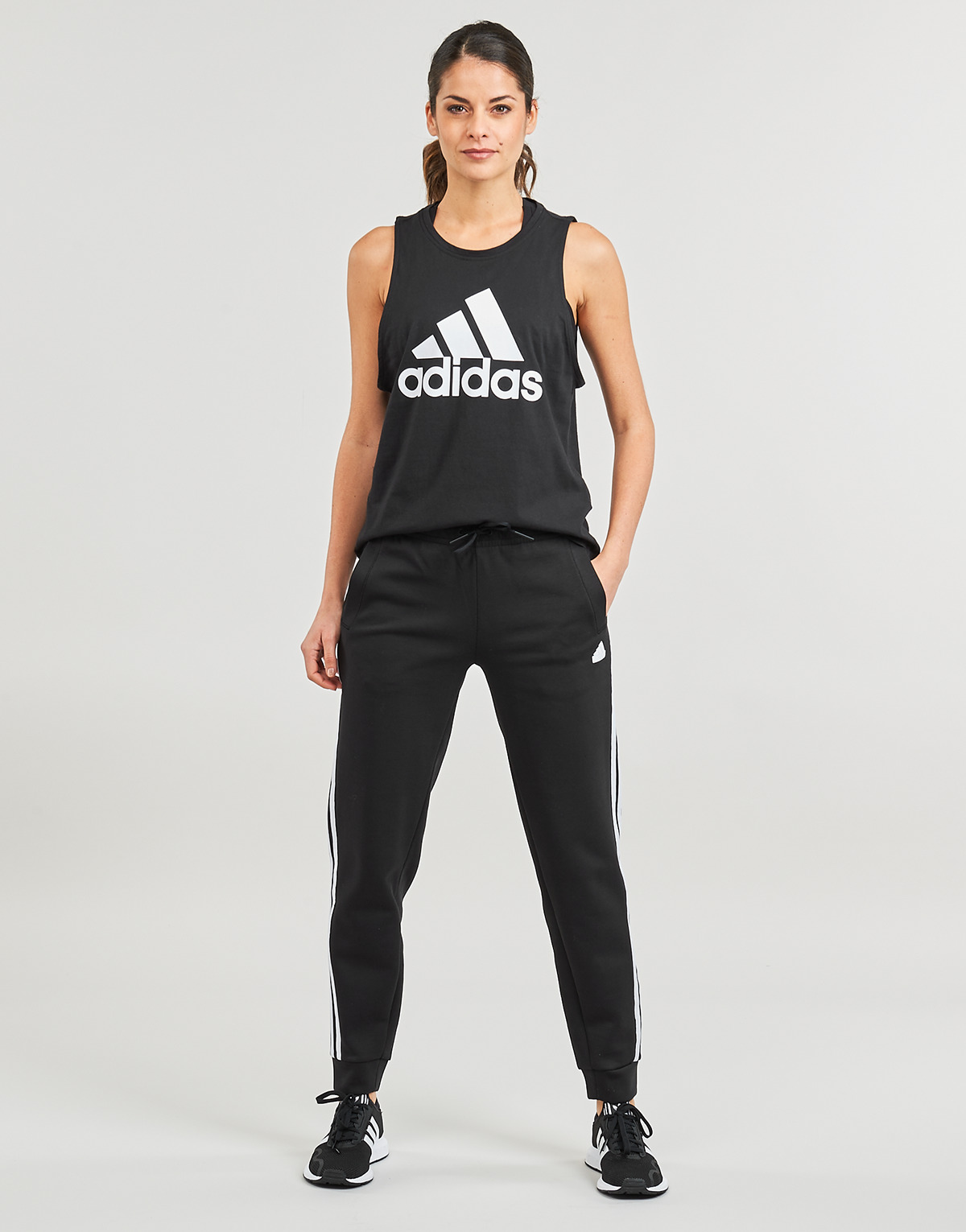 tekstylia Damskie Spodnie dresowe Adidas Sportswear W FI 3S REG PT Czarny