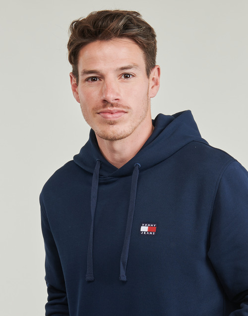 Tommy Jeans TJM REG BADGE HOODIE EXT Námornícka modrá