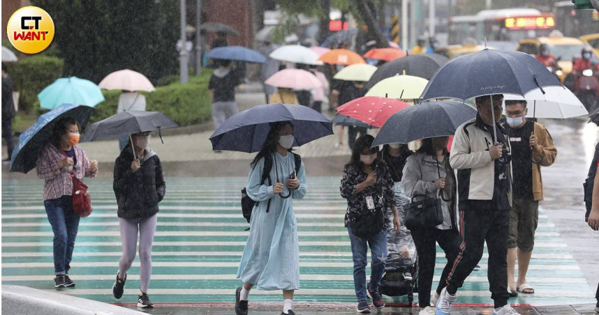 今晚到明天水氣多。（圖／劉耿豪攝）