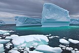 Icebergs, un 14 août [!] St. Anthony, Terre-Neuve et Labrador English: Icebergs, August 14th [!], St. Anthony, Newfoundland and Labrador