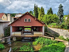 Lavoir couvert.