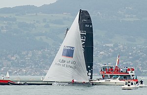 Russell Coutts, vainqueur de l'édition 2006 à la barre de Gonet & Cie, passe la marque de mi-parcours au Bouveret.