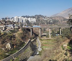 巴関河と巴関河大橋