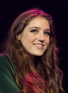 Birdy джырлаучу SWR3 New Pop фестивалда, Баден-Баден (2013 джыл)