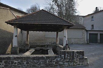 Le lavoir du village.