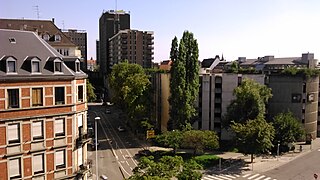 Vue sur l'arrière de la Place des Halles.