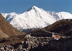 A Cso-Oju déli oldala a Gokyo felől nézve.