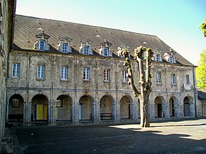 Voormalig klooster, quartier Saint-Louis, thans lyceum