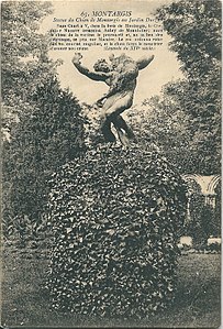 Statue du duel du chien de Montargis devant l'hôtel Durzy.