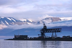 4: Vecchio caricatore di carbone a Hotellneset, Longyearbyen, Svalbard. Bjoertvedt