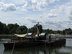 L'Inexplosible n° 22 (reconstitution d'un bateau de Loire à vapeur et à aubes du XIXème siècle)