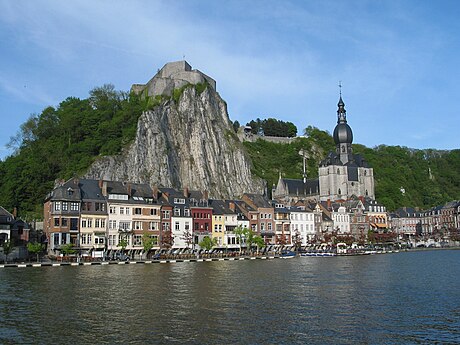 La Meuse, la collégiale Notre-Dame et la citadelle