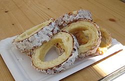 スロヴァキア料理 スカリチキー・トルデルニク Skalický trdelník (スロヴァキア語)