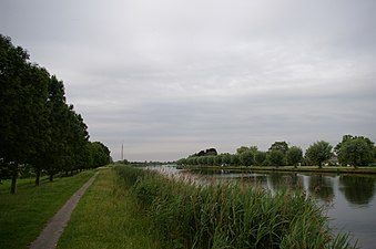 Langs het Amstel-Drechtkanaal