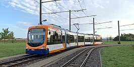 Een Variobahn tram die speciaal ontwikkeld is voor de RNV