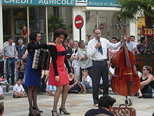 Photographie présentant des comédiens en représentation lors du festival Les Affranchis à La Flèche.