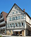 Deutsch: Fachwerkhaus Marktplatz 4 in in Baden-Württemberg. English: Timbre framing Marktplatz 4 in Markgröningen, German Federal State Baden-Württemberg.