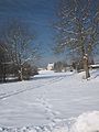 Februar 2012, Schnee und im Hintergrund die Kirche San Rocco beim Friedhof.