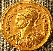 Aureus, Probus casqué tenant lance et bouclier.