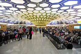 Binnenkant van Abu Dhabi International Airport