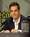 Adrian Pasdar interpreta Glenn Talbot