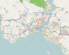 Mapa konturowa Stambułu, po lewej nieco na dole znajduje się punkt z opisem „ISL”