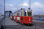 V7 motorvagn med släpvagn fotograferad utanför Hamburg på bron över Norderelbe vid stadsdelen Harburg.